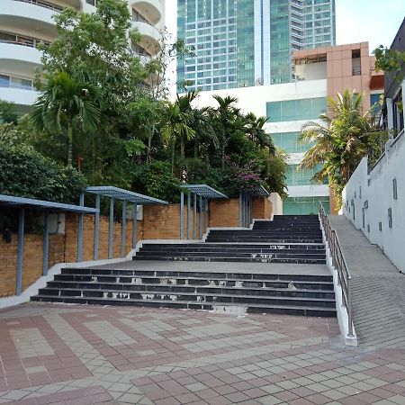 Baan Sathorn Riverfront กรุงเทพมหานคร ภายนอก รูปภาพ