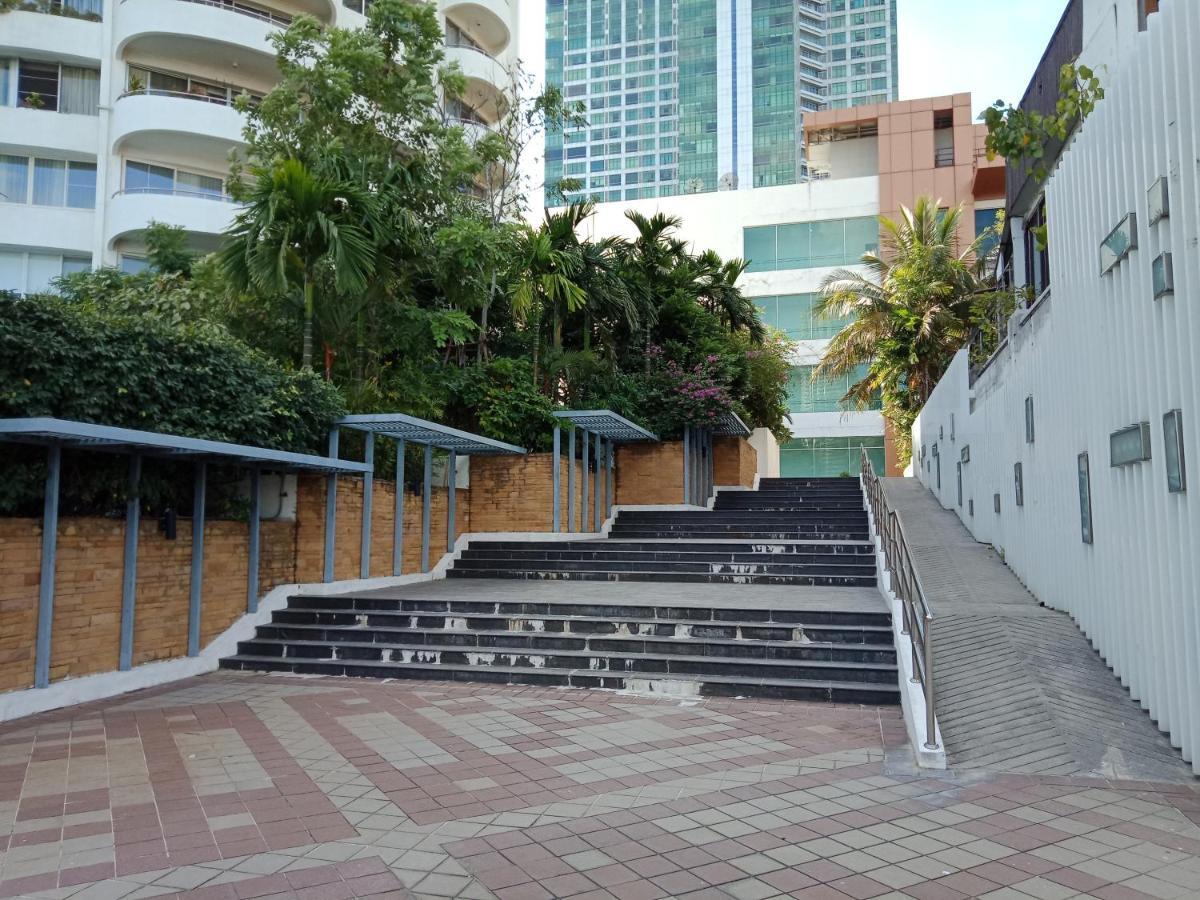 Baan Sathorn Riverfront กรุงเทพมหานคร ภายนอก รูปภาพ